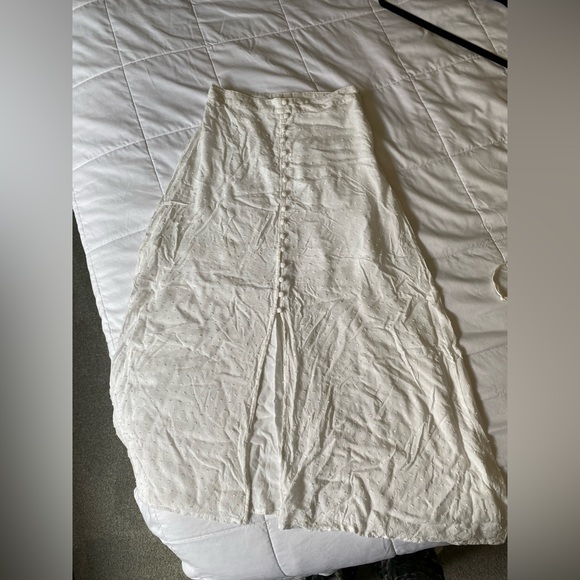 Two piece white skirt - Picture 2 of 4